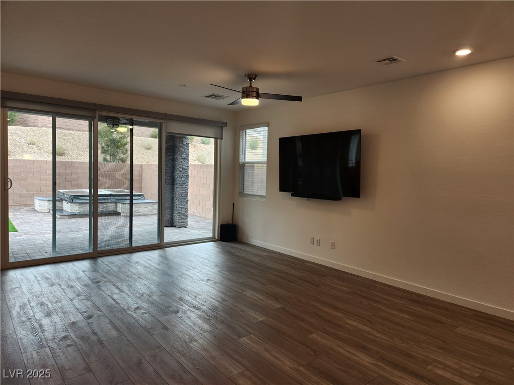 44 Strada Moscato Property Photo 6