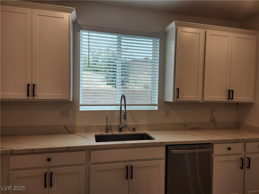 44 Strada Moscato Property Photo 13