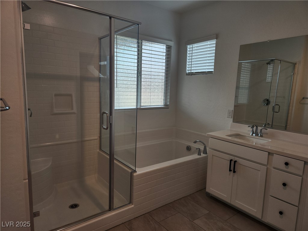 44 Strada Moscato Property Photo 38