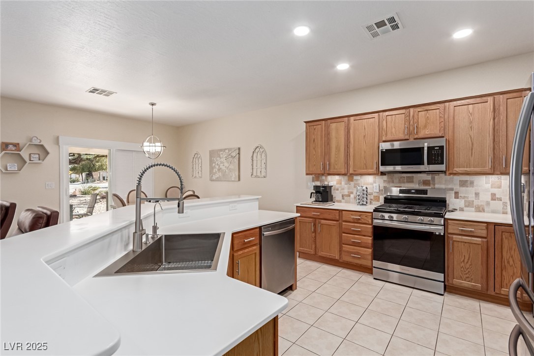 7640 Fieldfare Drive Property Photo 16