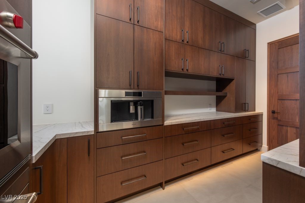 6 Rockmount Court Property Photo 9