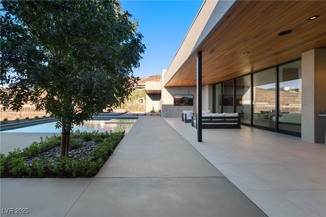 6 Rockmount Court Property Photo 27