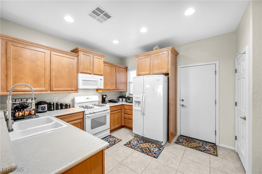 6112 Wheat Penny Avenue Property Photo 9