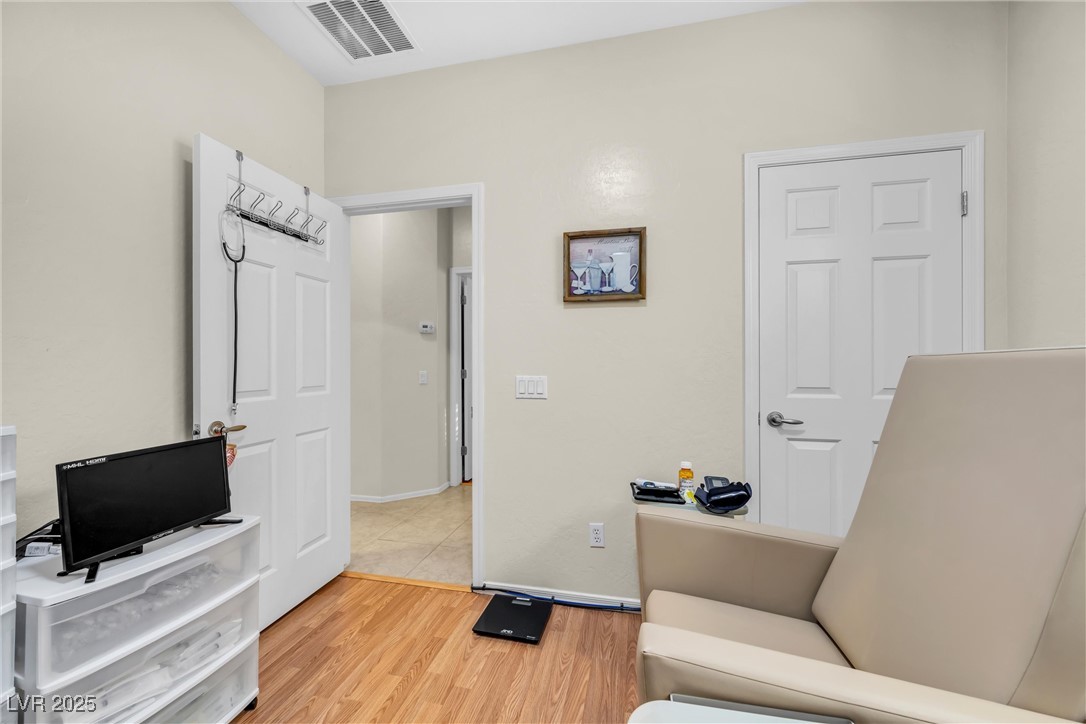 6112 Wheat Penny Avenue Property Photo 11