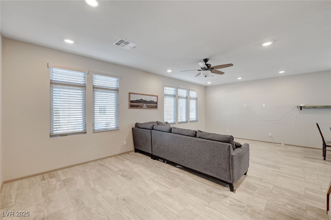 8087 Carpenter Creek Avenue Property Photo 10