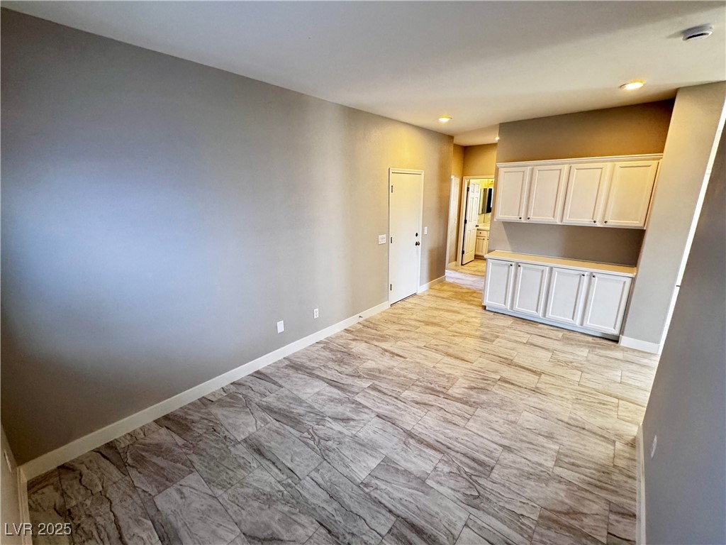 7113 Russell Ranch Avenue Property Photo 14