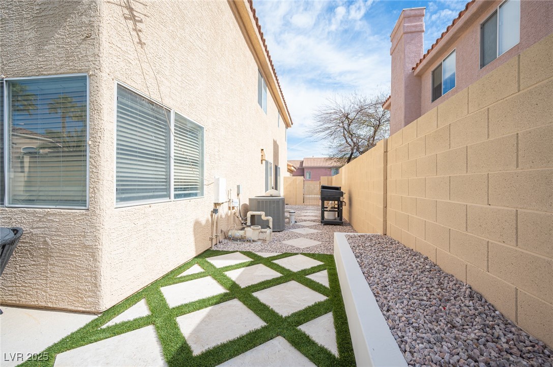 1653 Sun Canyon Court Property Photo 8
