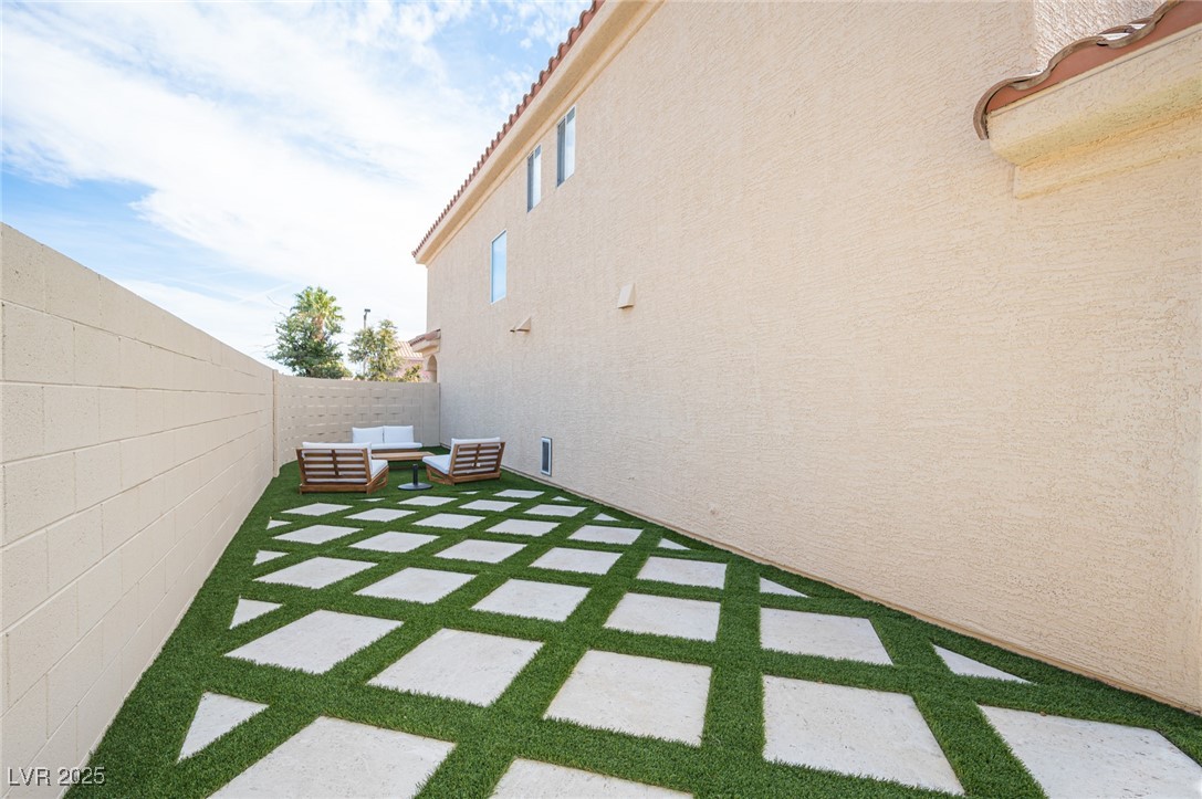 1653 Sun Canyon Court Property Photo 9