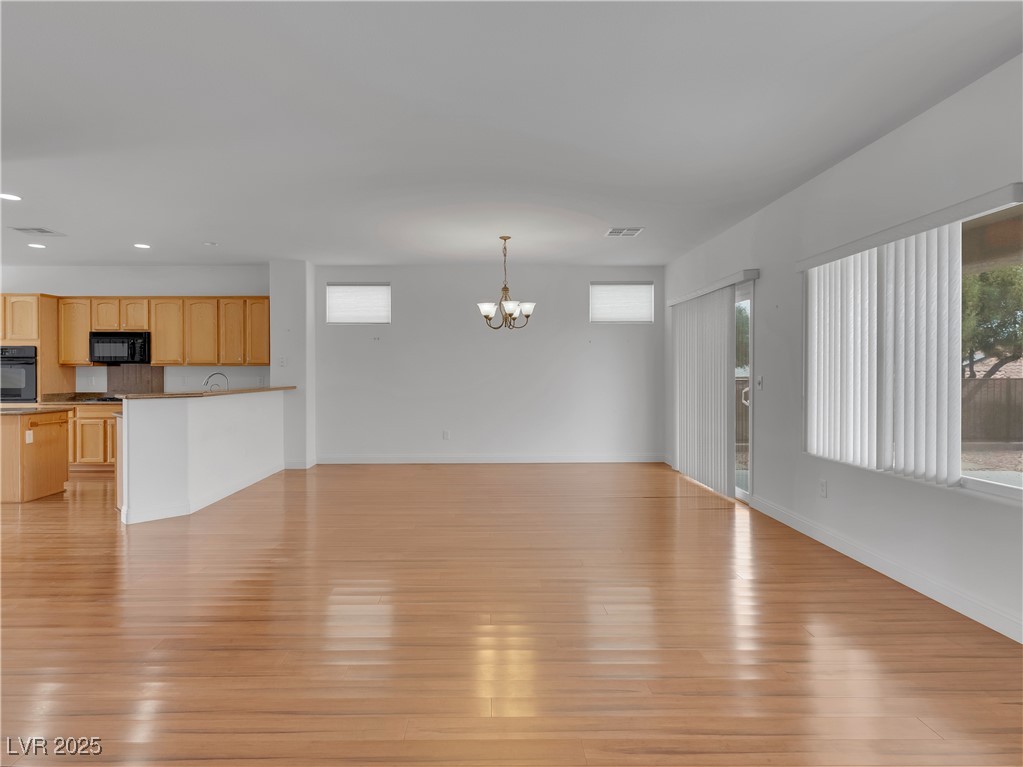 2219 Sawtooth Mountain Drive Property Photo 4