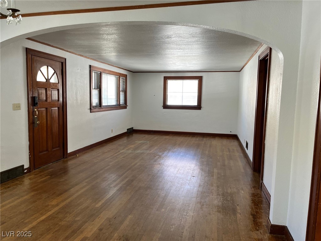971 Lyons Avenue Property Photo 3