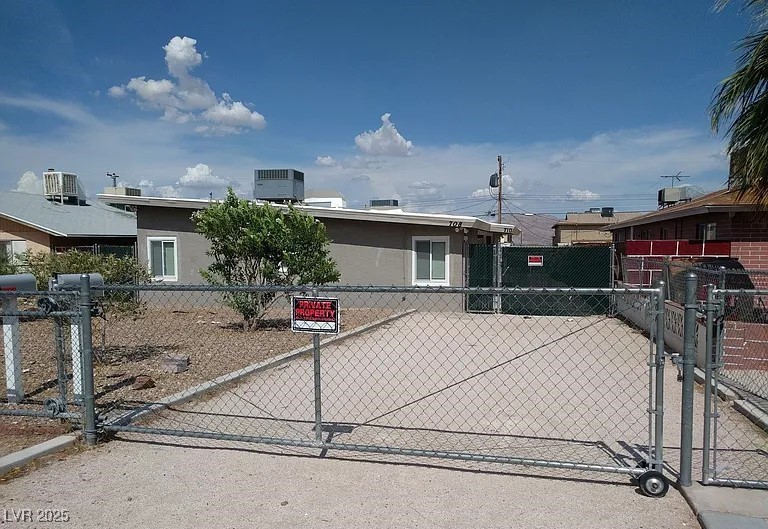 710 North 10th Street Property Photo 1
