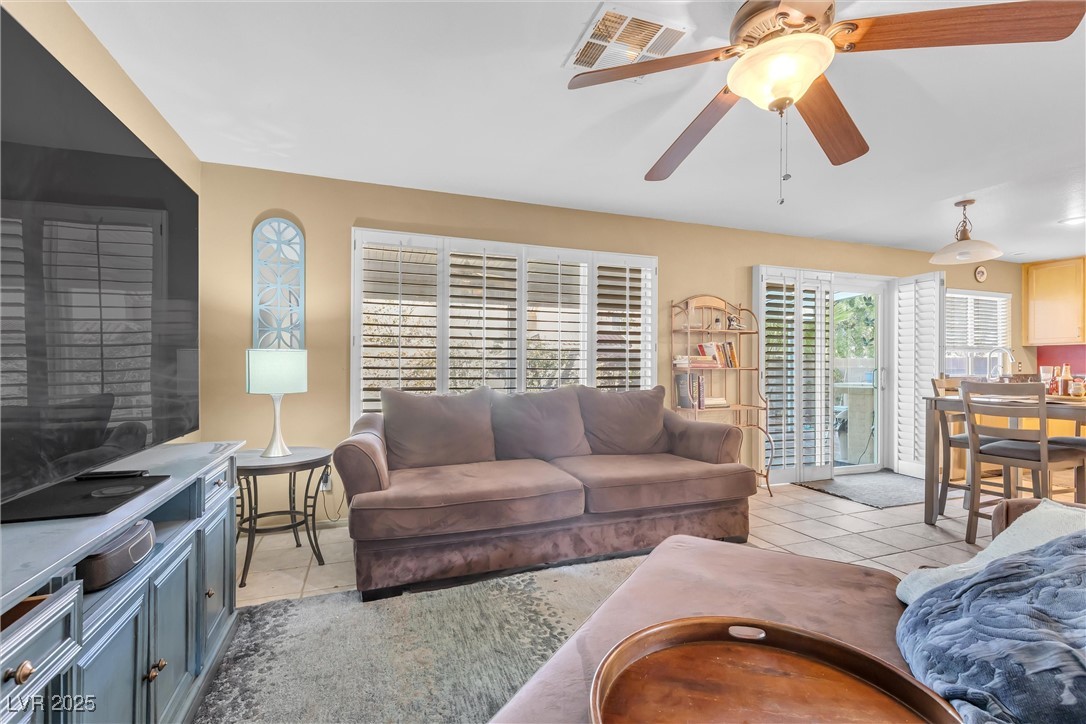 9836 La Vid Court Property Photo 12