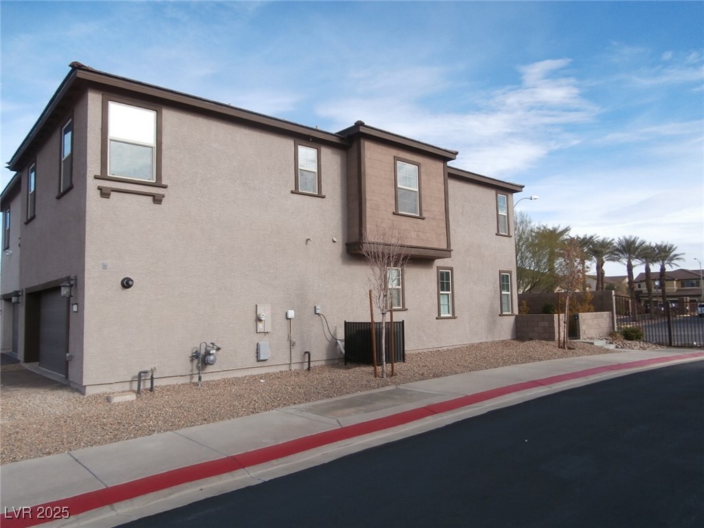 258 Blue Grotto Street Property Photo 2