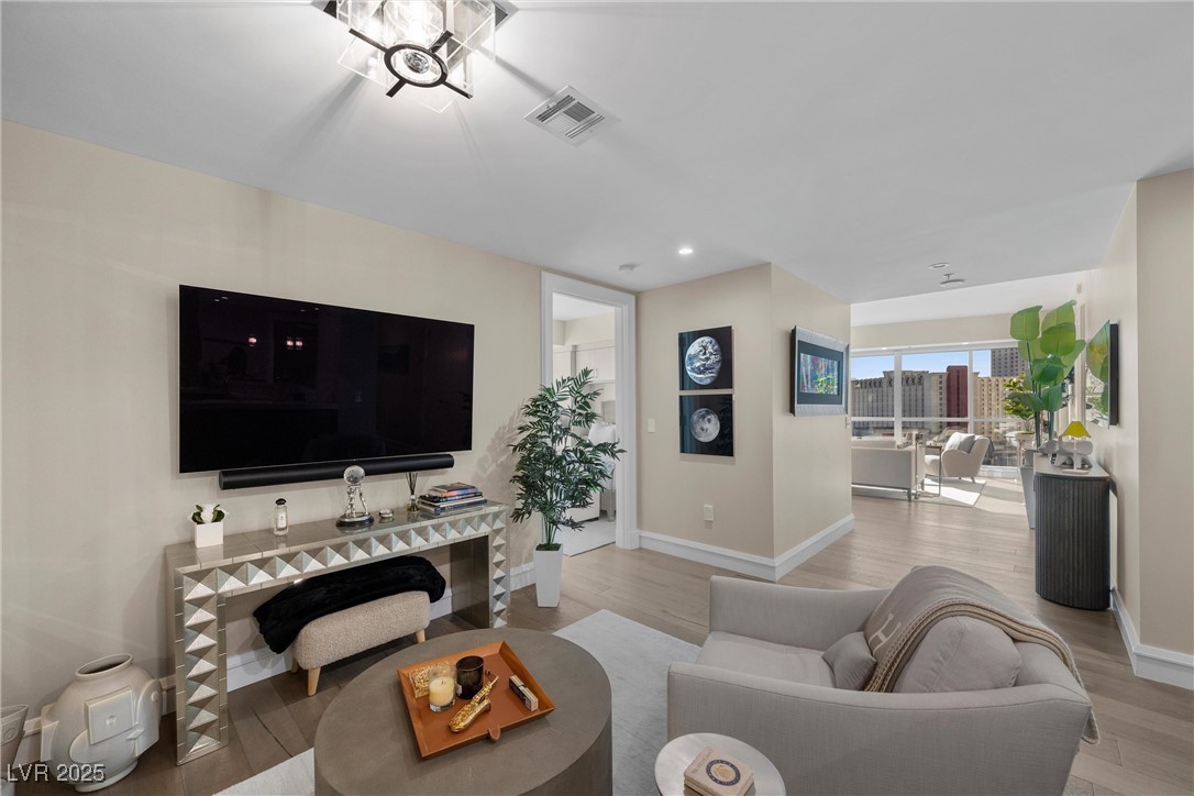 2700 Las Vegas Boulevard 809 Property Photo 15