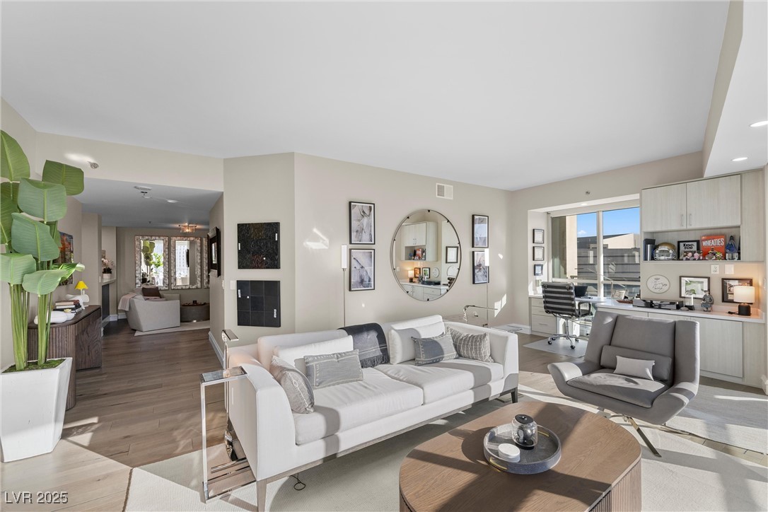 2700 Las Vegas Boulevard 809 Property Photo 18