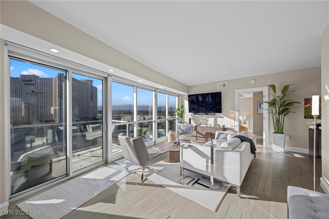 2700 Las Vegas Boulevard 809 Property Photo 20
