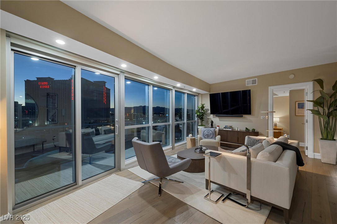 2700 Las Vegas Boulevard 809 Property Photo 22