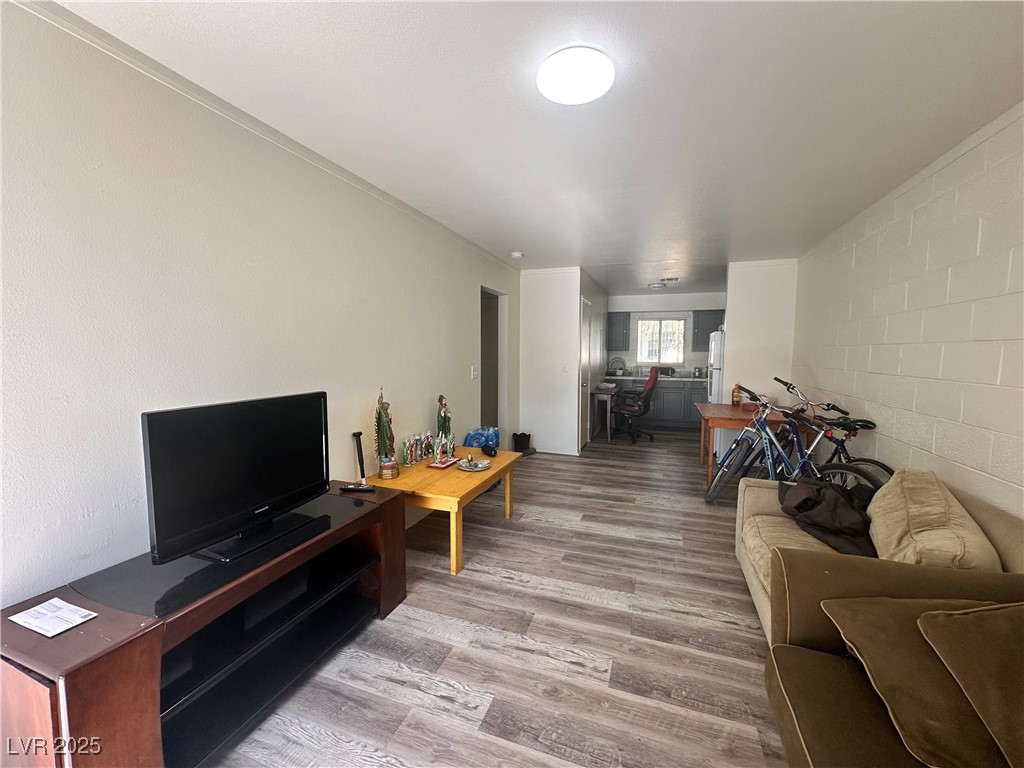 1909 Alwill Street Property Photo 1