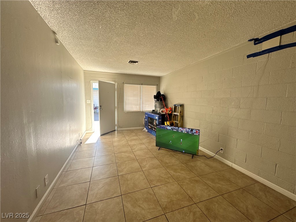 1909 Alwill Street Property Photo 15