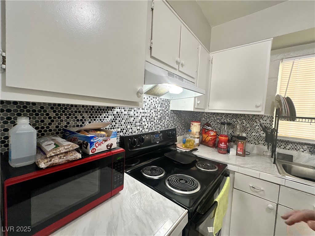 1909 Alwill Street Property Photo 17