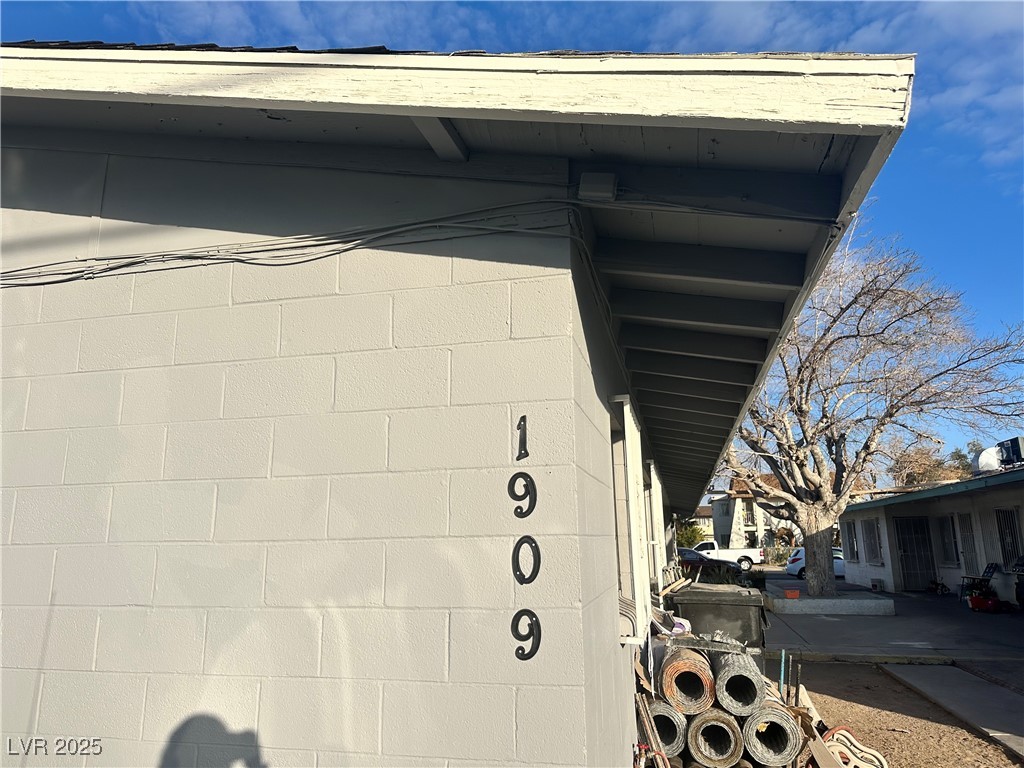1909 Alwill Street Property Photo 27