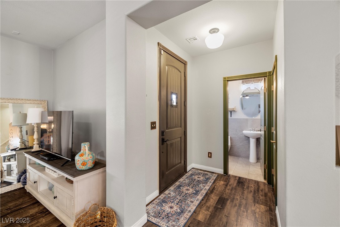 3938 East Chaffe Avenue Property Photo 4