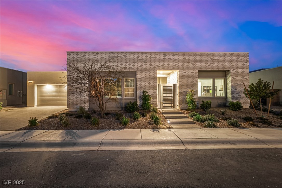 472 Sand Dune Arch Street Property Photo