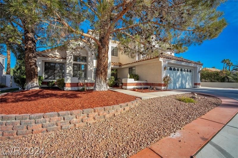 2638 Douglas Circle Property Photo 1