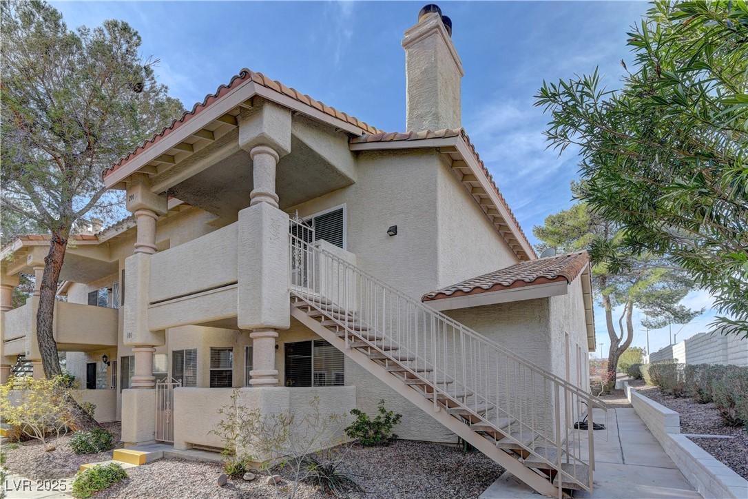 905 Rockview Drive 101 Property Photo 1