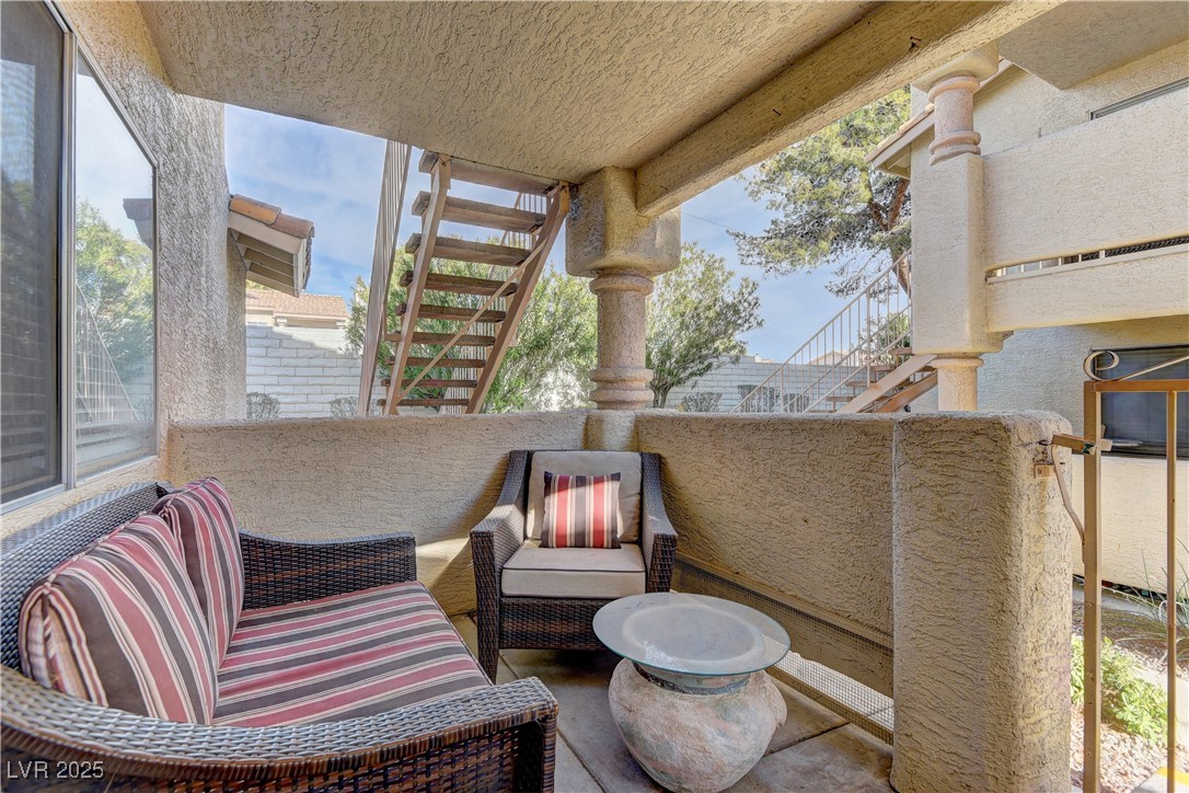 905 Rockview Drive 101 Property Photo 4