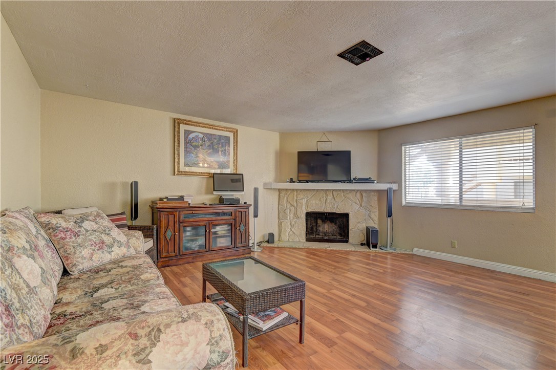 905 Rockview Drive 101 Property Photo 7
