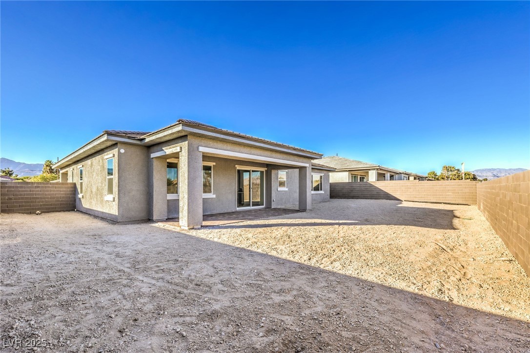 567 Jerry Bird Court Property Photo 3