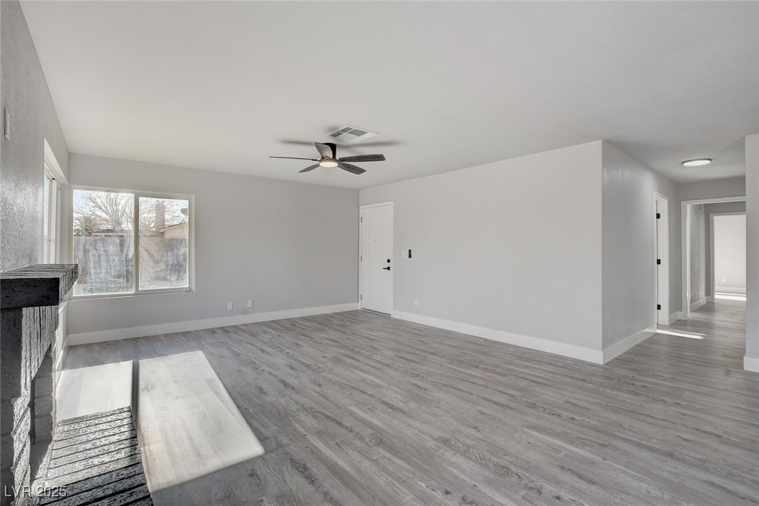 3998 Foxgrove Drive Property Photo 6