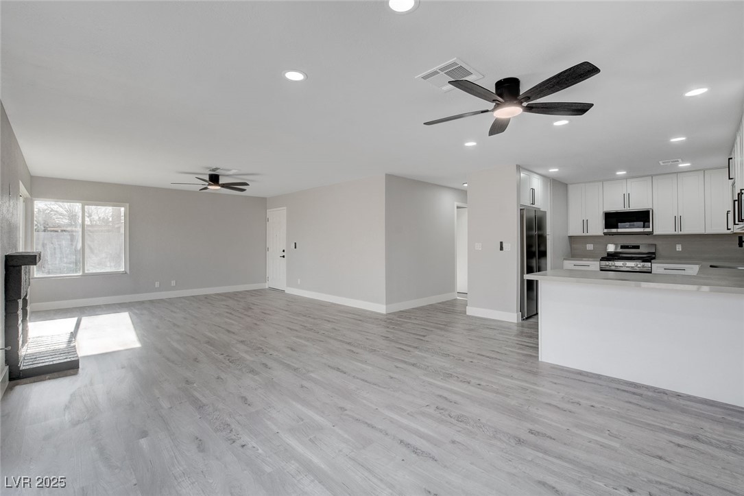 3998 Foxgrove Drive Property Photo 11