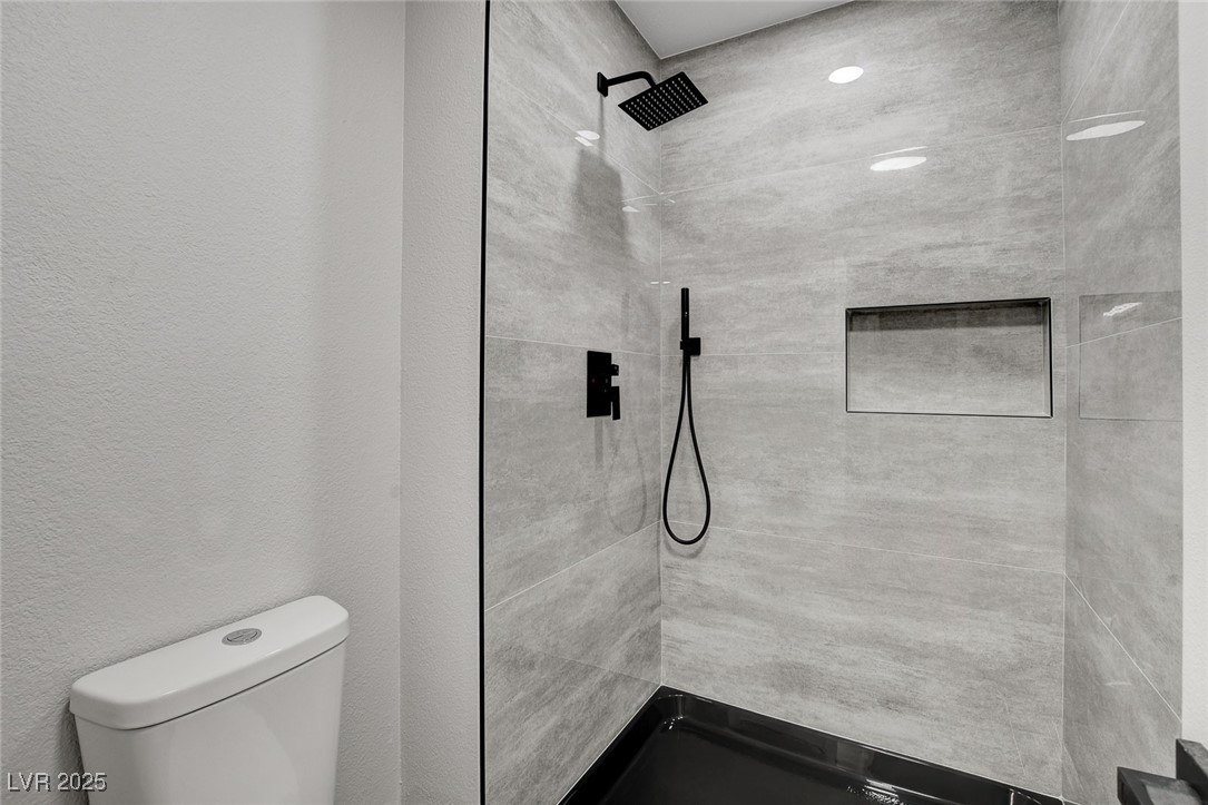 3998 Foxgrove Drive Property Photo 40