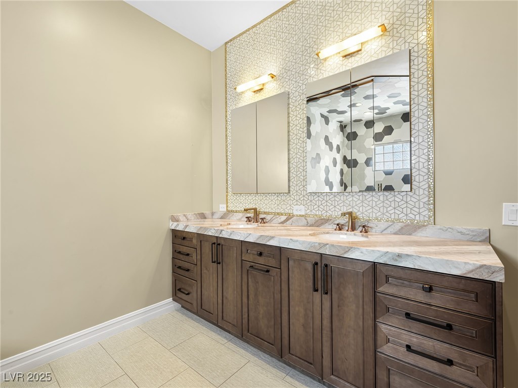 77 Chapman Heights Street Property Photo 24