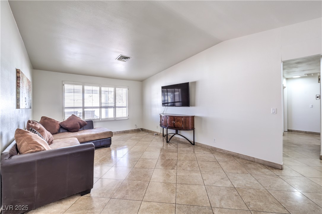 3163 High View Drive Property Photo 12