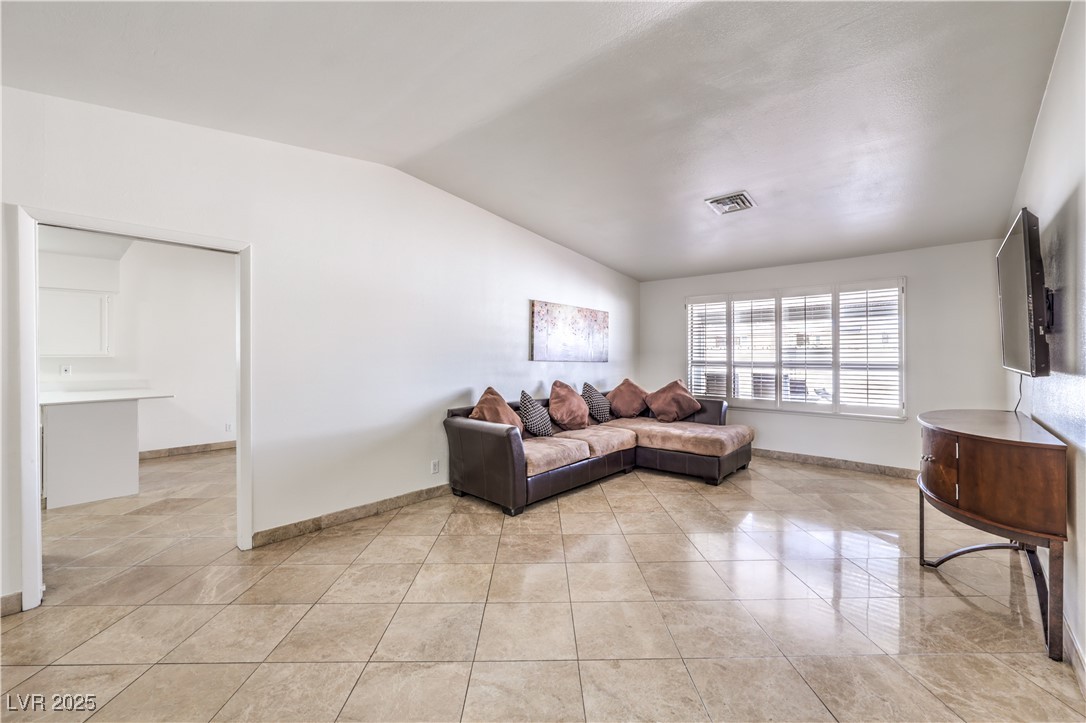 3163 High View Drive Property Photo 13