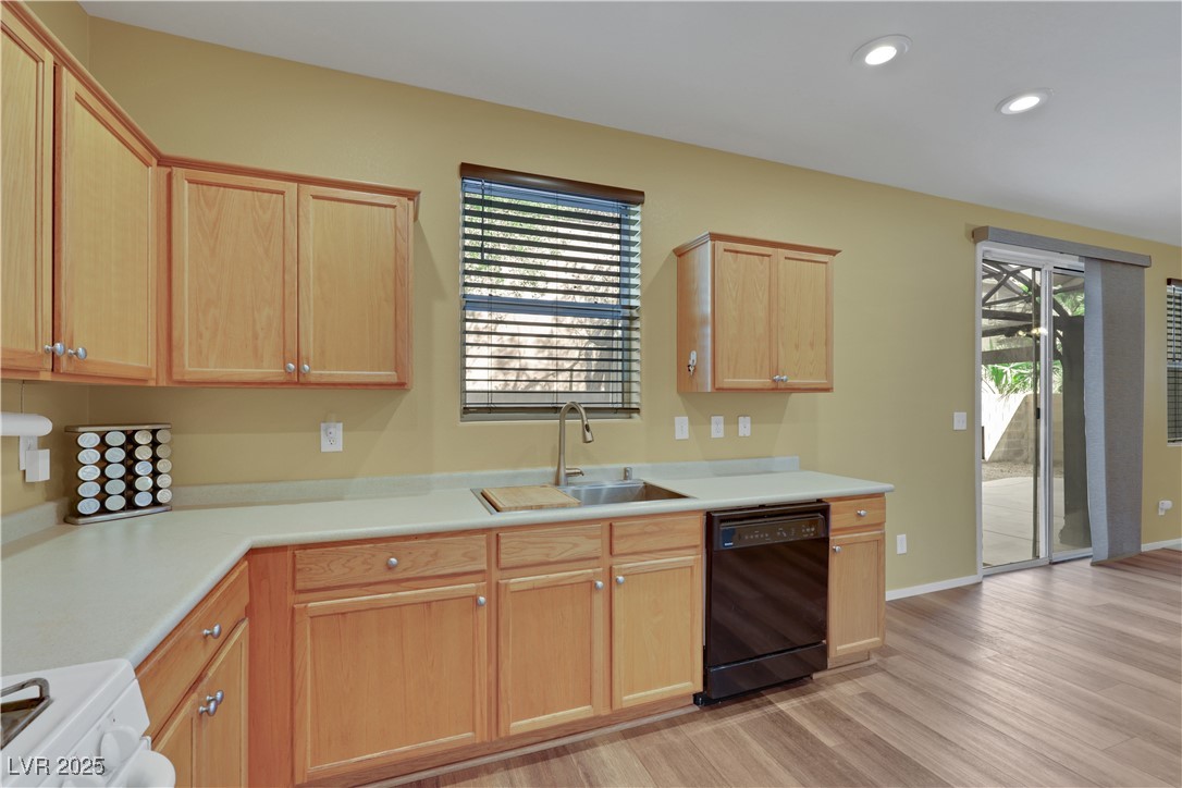 5976 Ancona Drive Property Photo 10