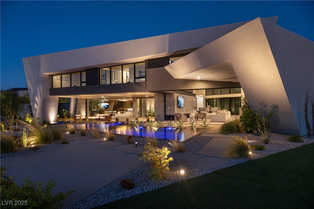 8 Chisel Crest Court Property Photo 1