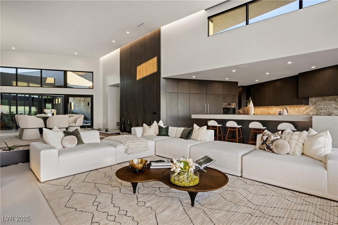 8 Chisel Crest Court Property Photo 3