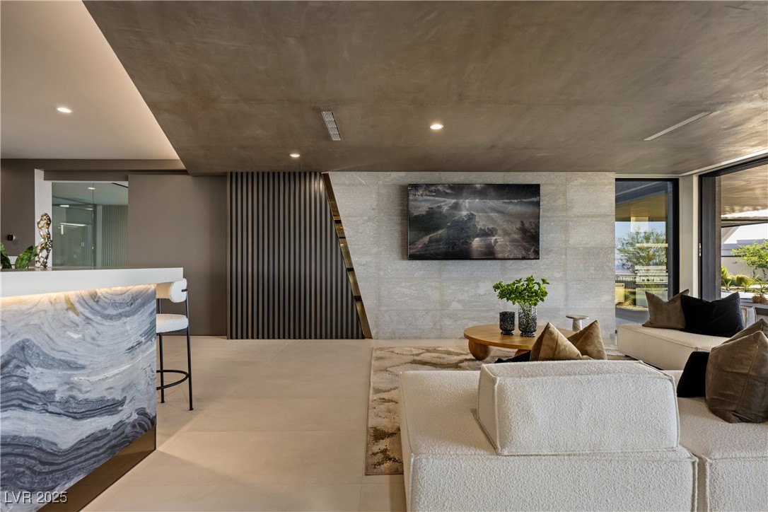 8 Chisel Crest Court Property Photo 13