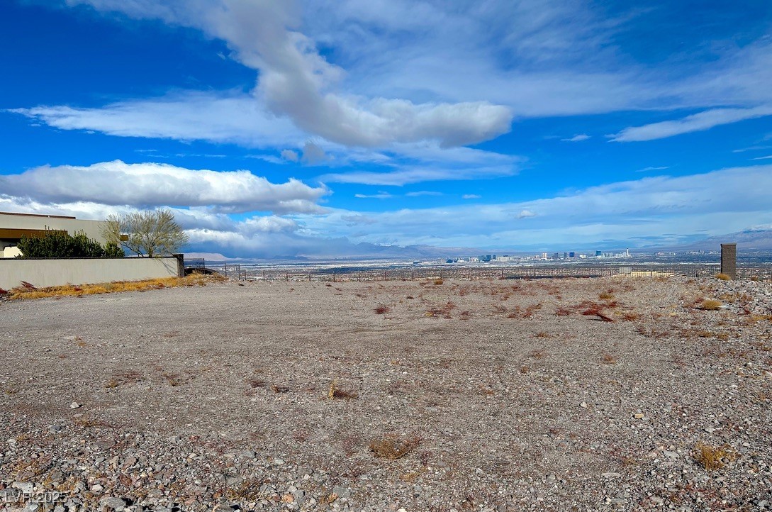 7 Sky Arc Court Property Photo 9