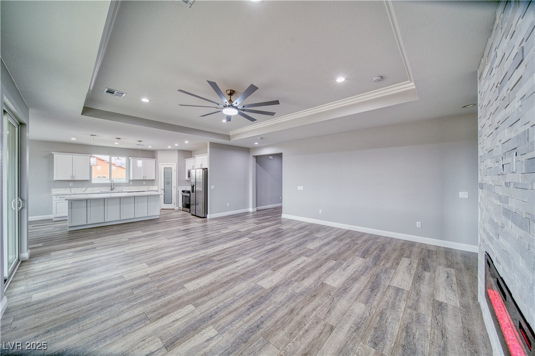 6360 Montclair Street Property Photo 15