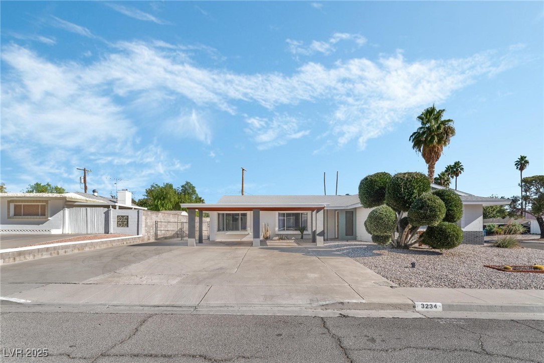 3234 Camel Back Drive Property Photo
