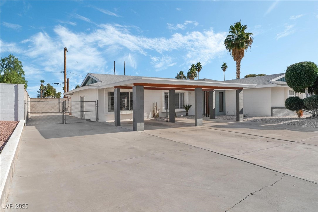 3234 Camel Back Drive Property Photo 2