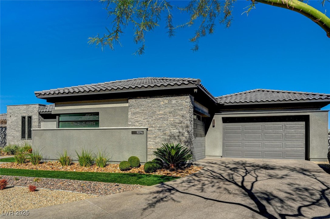 11296 Villa Bellagio Drive Property Photo 6