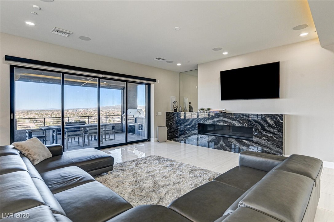 11296 Villa Bellagio Drive Property Photo 10