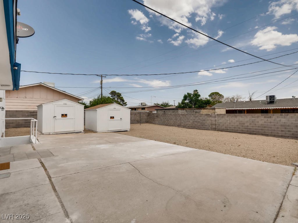 2712 Royal Street Property Photo 4