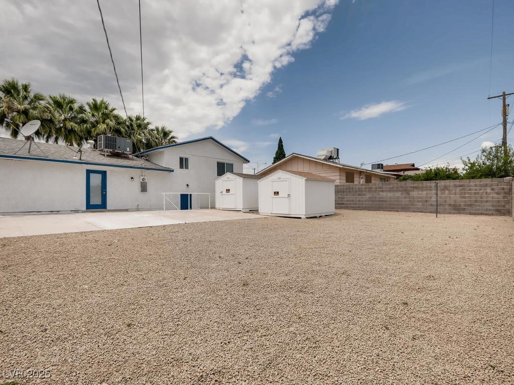 2712 Royal Street Property Photo 5